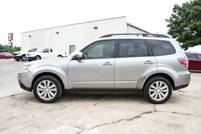 2011 Subaru Forester 2.5X Limited Image 9 of 23
