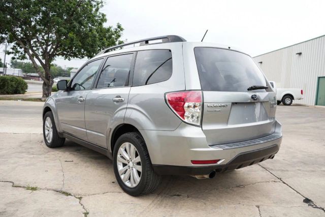 2011 Subaru Forester 2.5X Limited Image 8 of 23