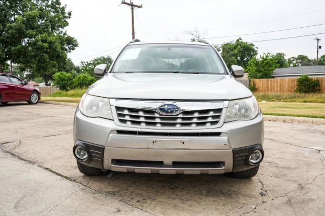 2011 Subaru Forester 2.5X Limited Image 2 of 23