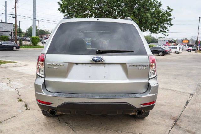 2011 Subaru Forester 2.5X Limited Image 7 of 23