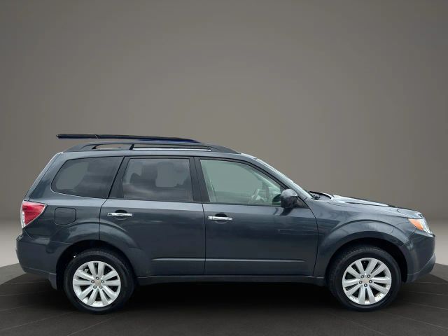2011 Subaru Forester 2.5X Premium Image 4 of 29