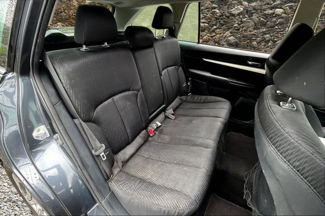 2011 Subaru Outback 2.5i Image 23 of 29
