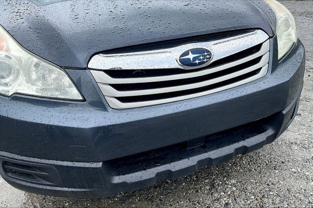 2011 Subaru Outback 2.5i Image 24 of 29