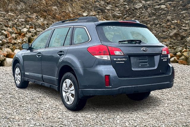2011 Subaru Outback 2.5i Image 6 of 29