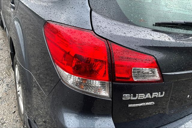 2011 Subaru Outback 2.5i Image 26 of 29