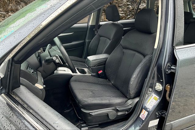 2011 Subaru Outback 2.5i Image 21 of 29