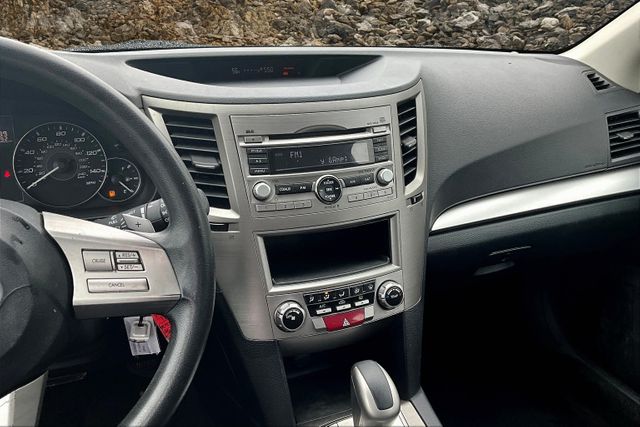 2011 Subaru Outback 2.5i Image 7 of 29