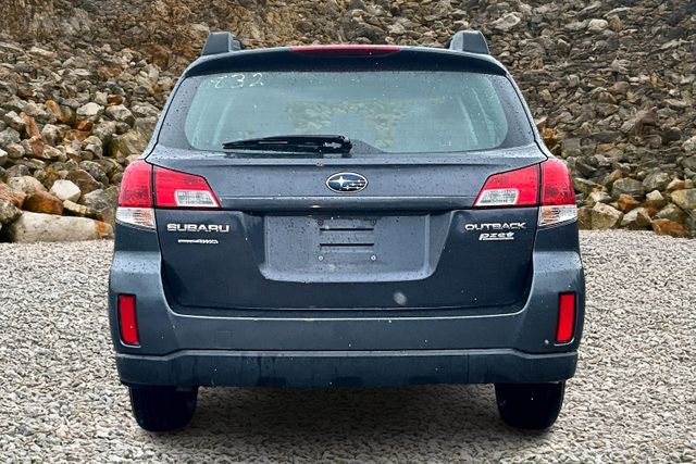2011 Subaru Outback 2.5i Image 5 of 29