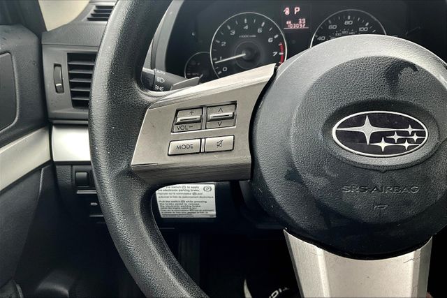 2011 Subaru Outback 2.5i Image 15 of 29