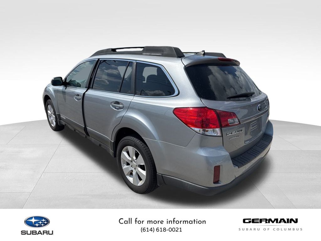 2011 Subaru Outback 2.5i Limited Navigation Image 5 of 14