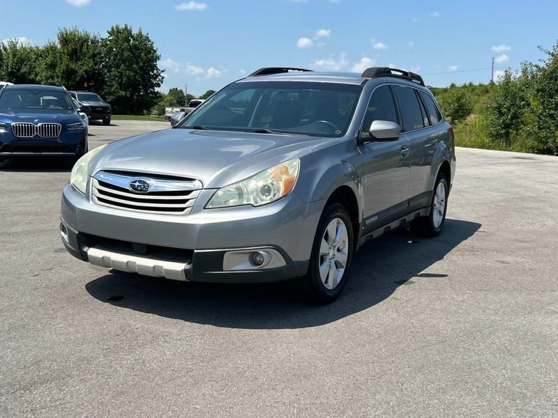 2011 Subaru Outback 2.5i Limited Image 1 of 25