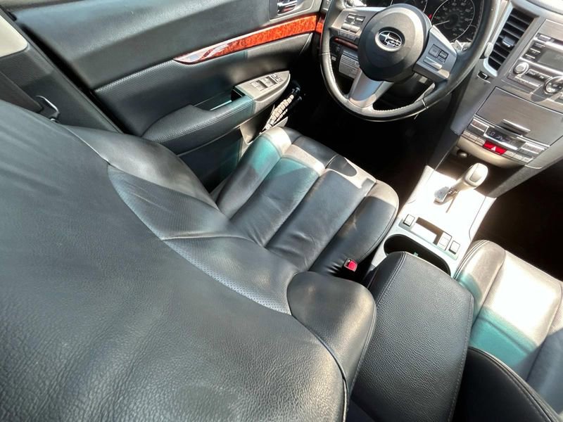 2011 Subaru Outback 2.5i Limited Image 21 of 25