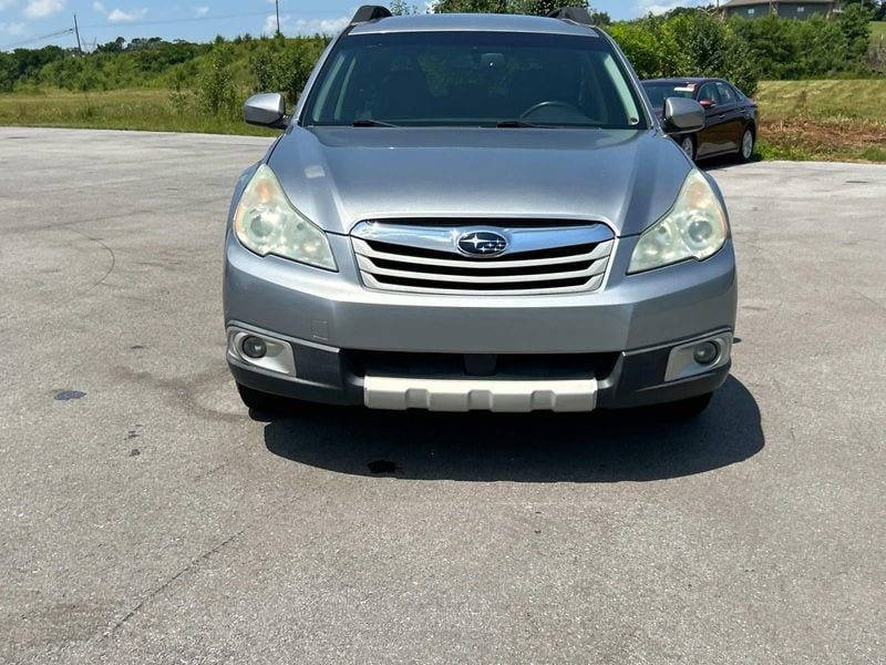 2011 Subaru Outback 2.5i Limited Image 2 of 25