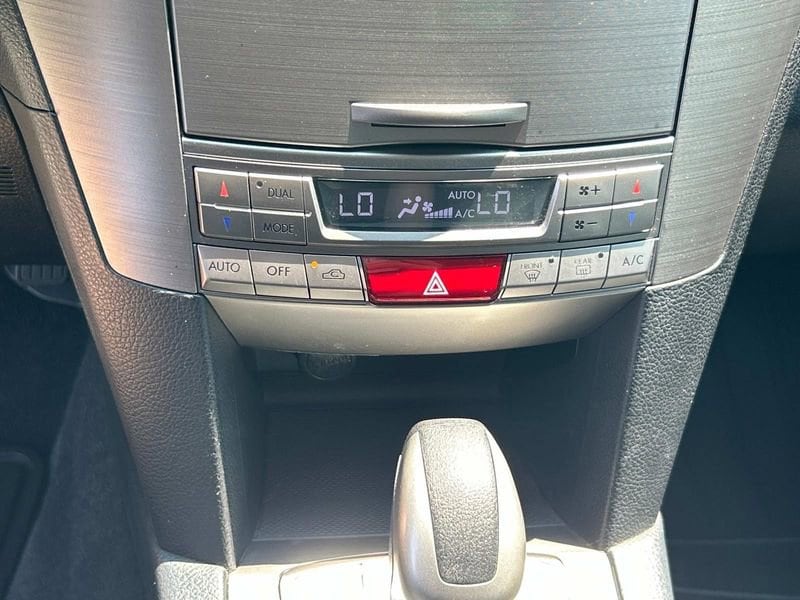 2011 Subaru Outback 2.5i Limited Image 19 of 25