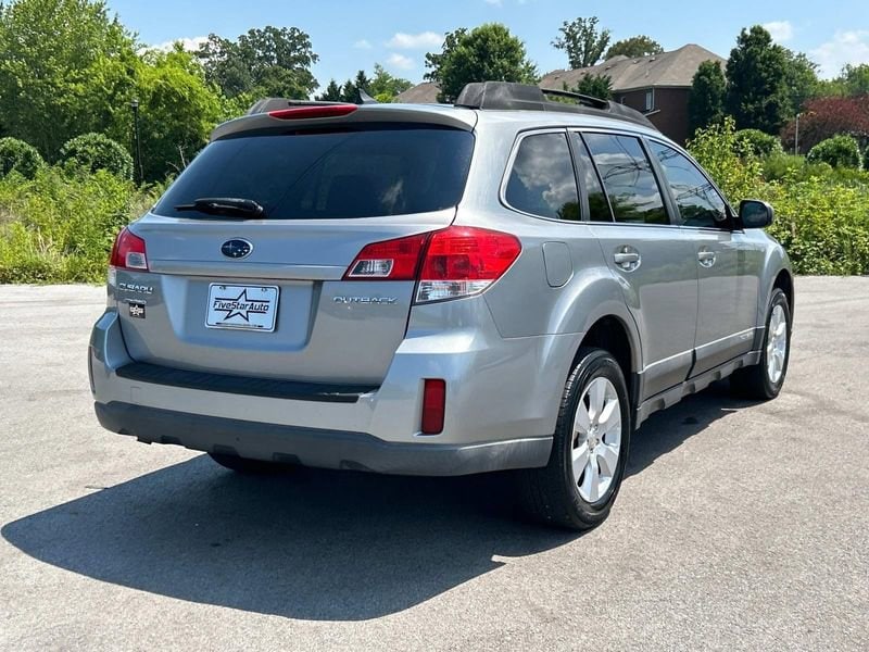 2011 Subaru Outback 2.5i Limited Image 5 of 25