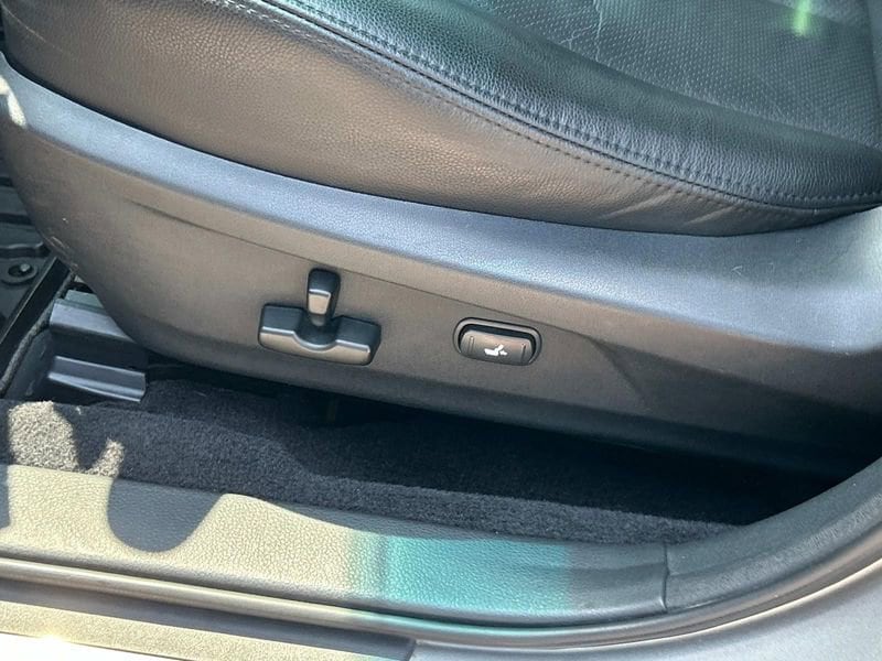 2011 Subaru Outback 2.5i Limited Image 24 of 25