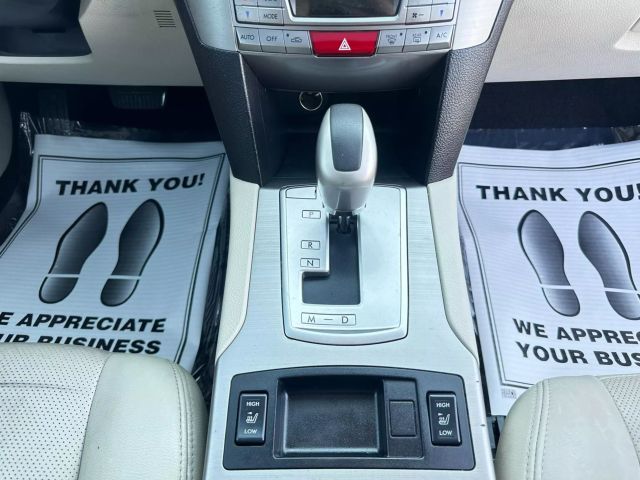 2011 Subaru Outback 2.5i Limited Image 20 of 37