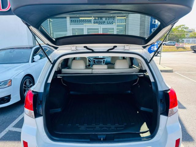 2011 Subaru Outback 2.5i Limited Image 8 of 37