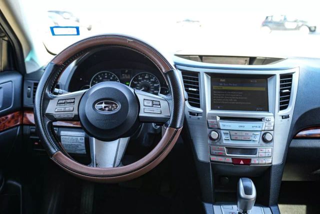 2011 Subaru Outback 2.5i Limited Navigation Image 6 of 8