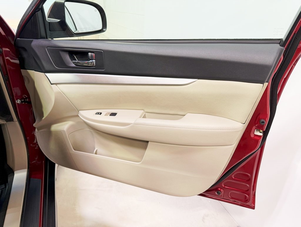 2011 Subaru Outback 2.5i Premium Image 29 of 37