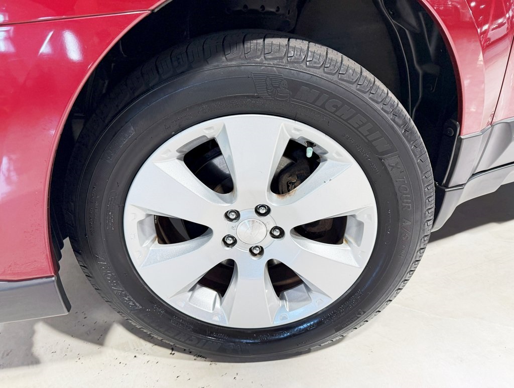 2011 Subaru Outback 2.5i Premium Image 9 of 37