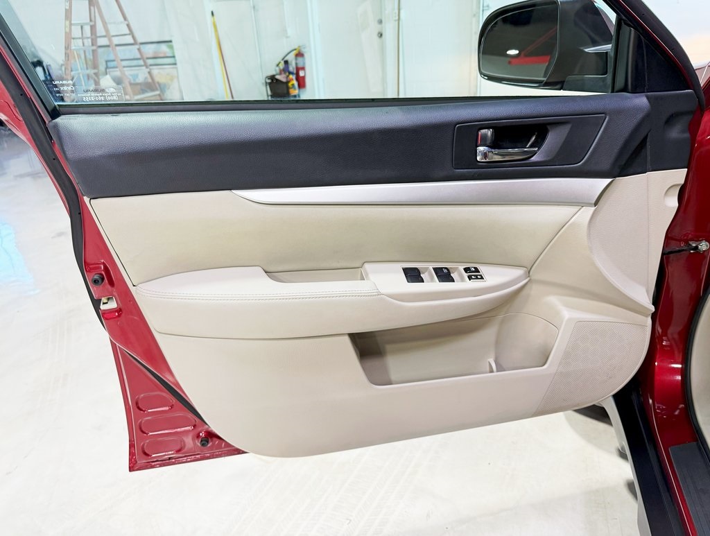 2011 Subaru Outback 2.5i Premium Image 30 of 37
