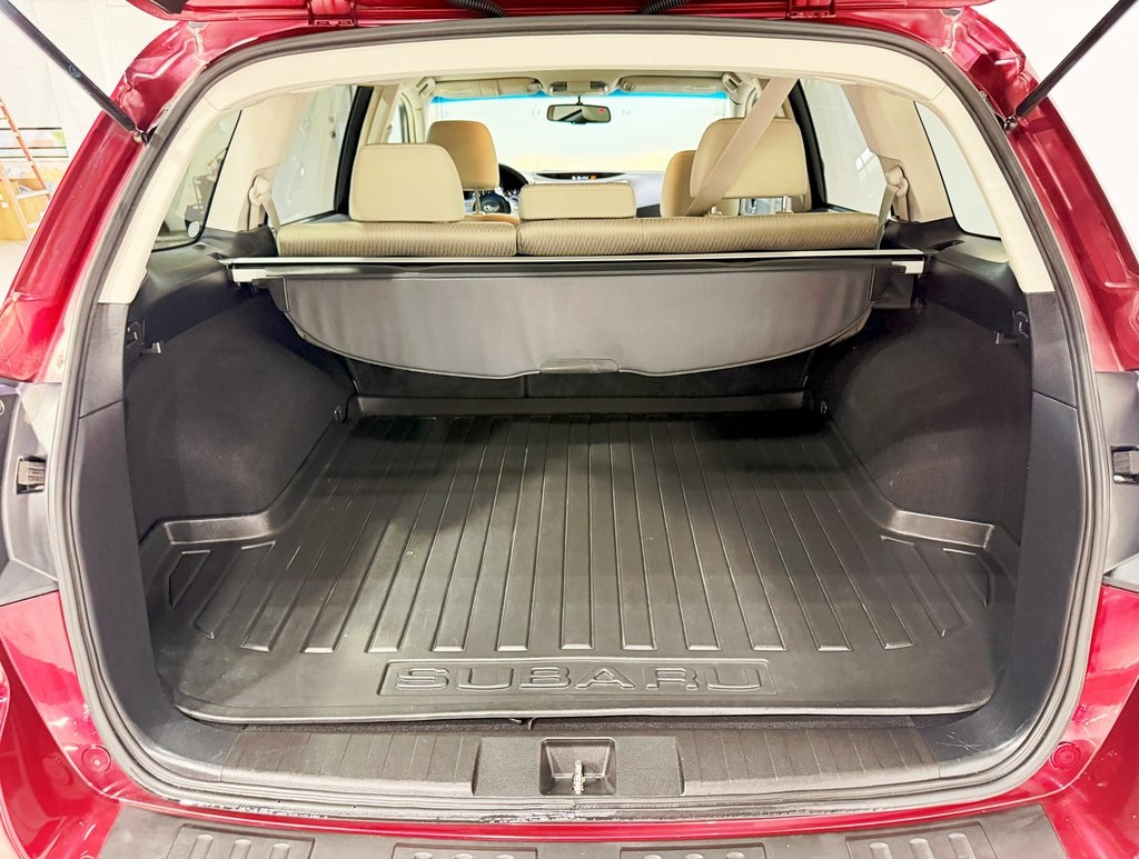 2011 Subaru Outback 2.5i Premium Image 10 of 37