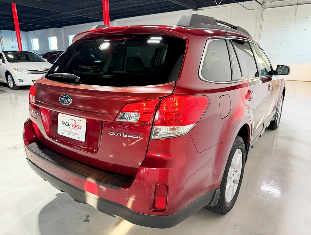 2011 Subaru Outback 2.5i Premium Image 4 of 37