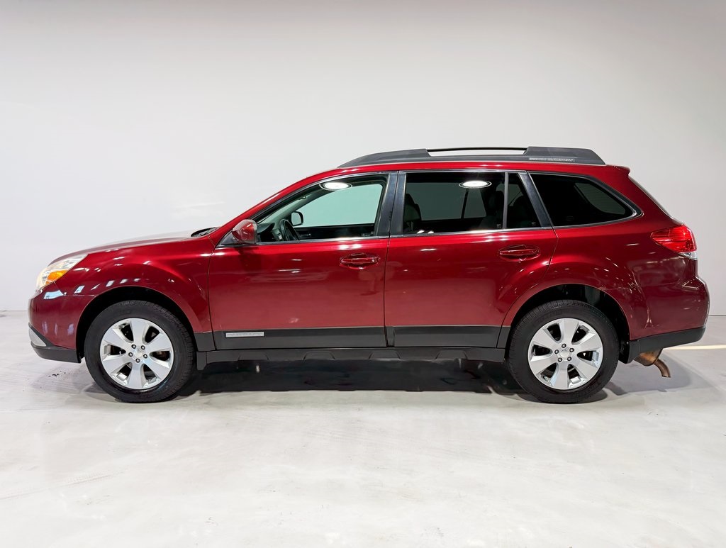 2011 Subaru Outback 2.5i Premium Image 7 of 37