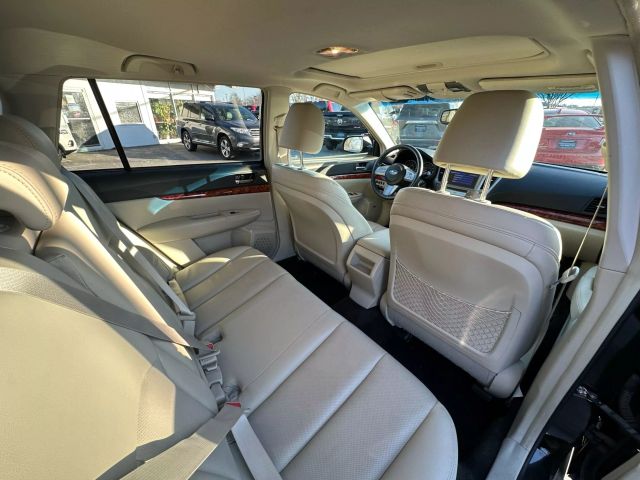 2011 Subaru Outback 3.6R Limited Navigation Image 27 of 43