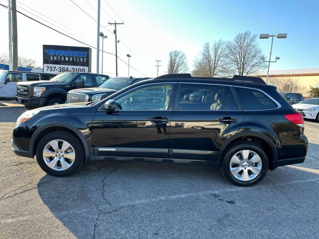 2011 Subaru Outback 3.6R Limited Navigation Image 7 of 43