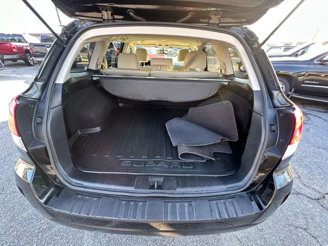2011 Subaru Outback 3.6R Limited Navigation Image 39 of 43