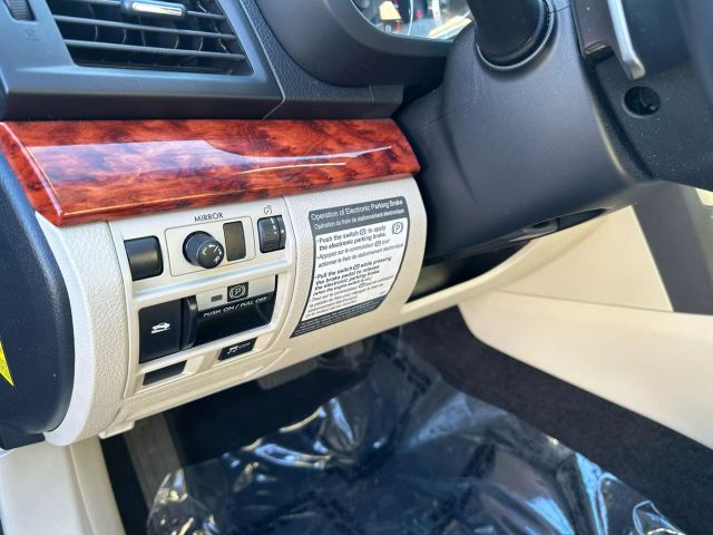 2011 Subaru Outback 3.6R Limited Navigation Image 15 of 43