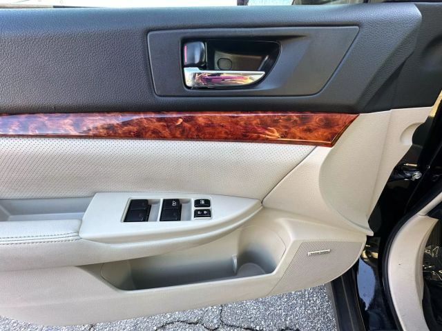 2011 Subaru Outback 3.6R Limited Navigation Image 12 of 43