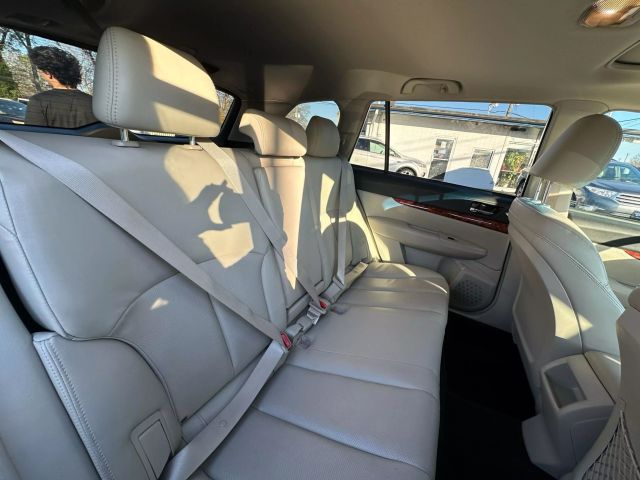 2011 Subaru Outback 3.6R Limited Navigation Image 26 of 43
