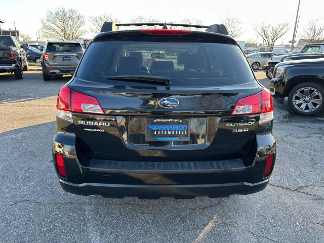 2011 Subaru Outback 3.6R Limited Navigation Image 5 of 43