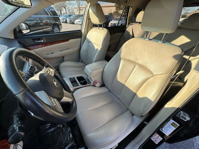 2011 Subaru Outback 3.6R Limited Navigation Image 10 of 43