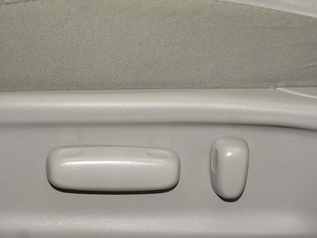 Vehicle image 16 of 30