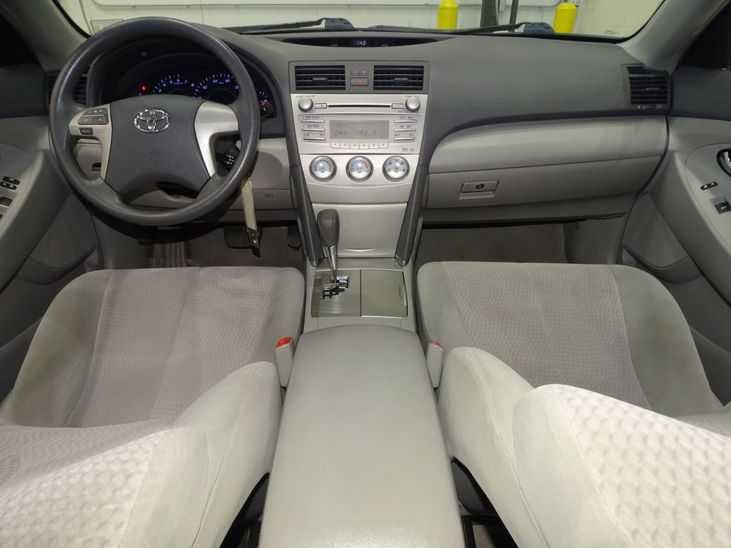 Vehicle image 23 of 30