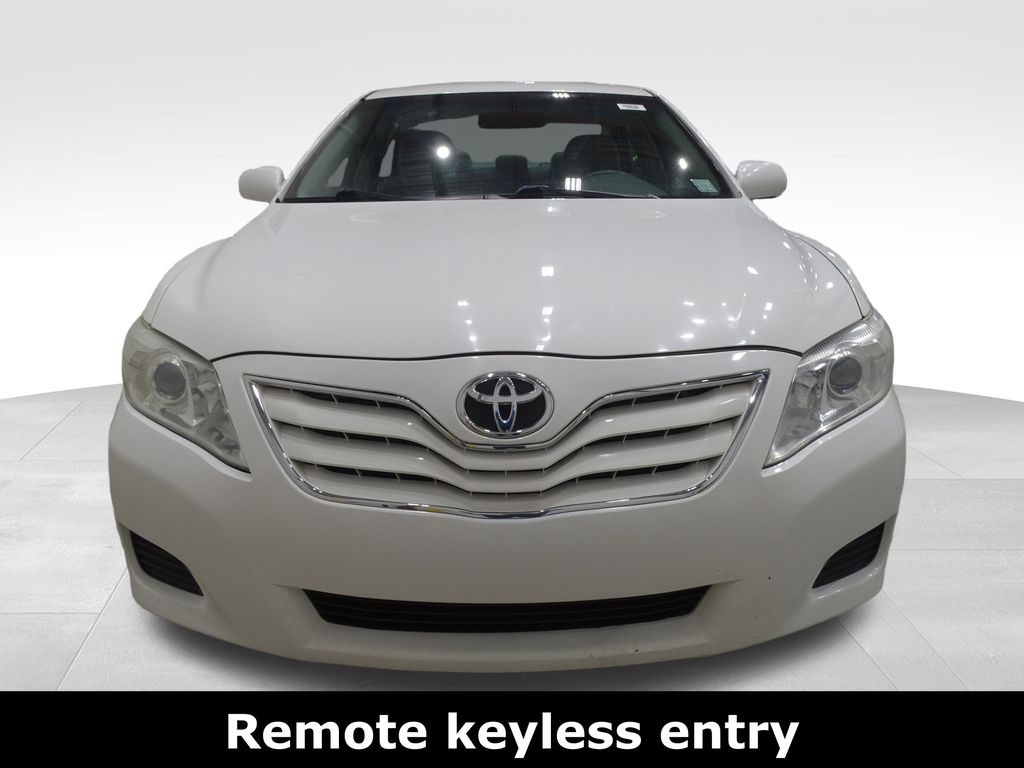 Vehicle image 2 of 30