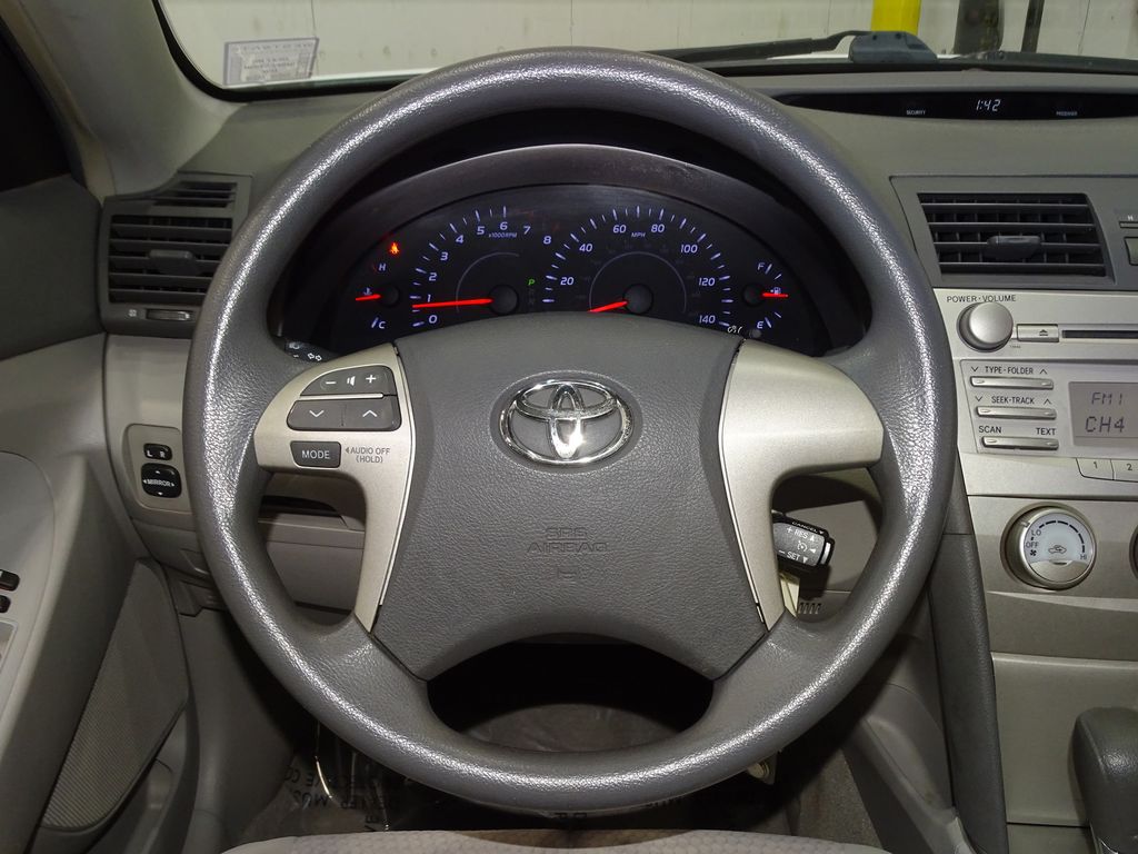 Vehicle image 19 of 30