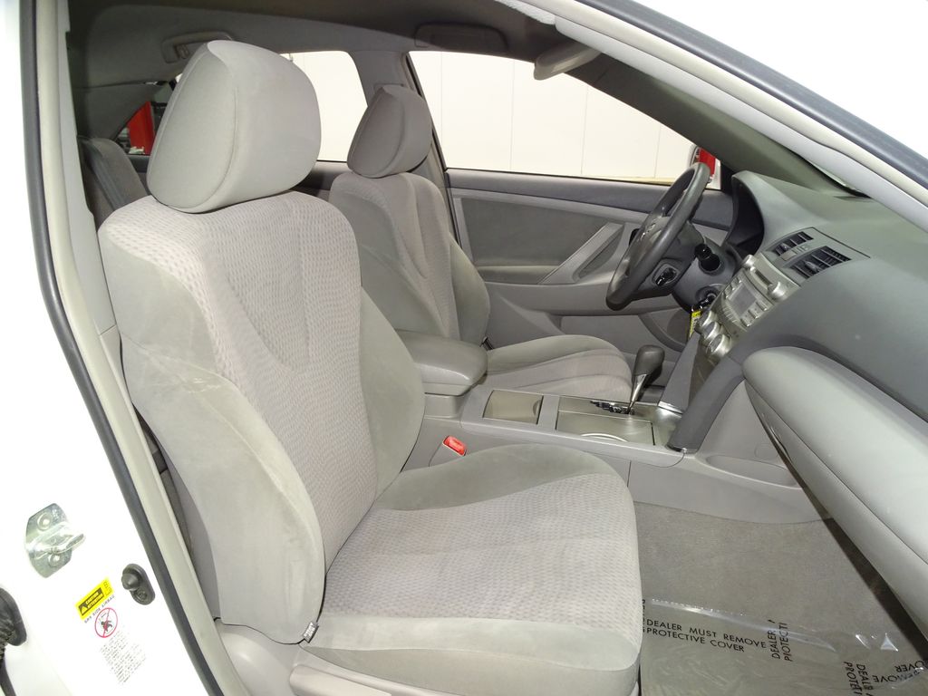 Vehicle image 12 of 30