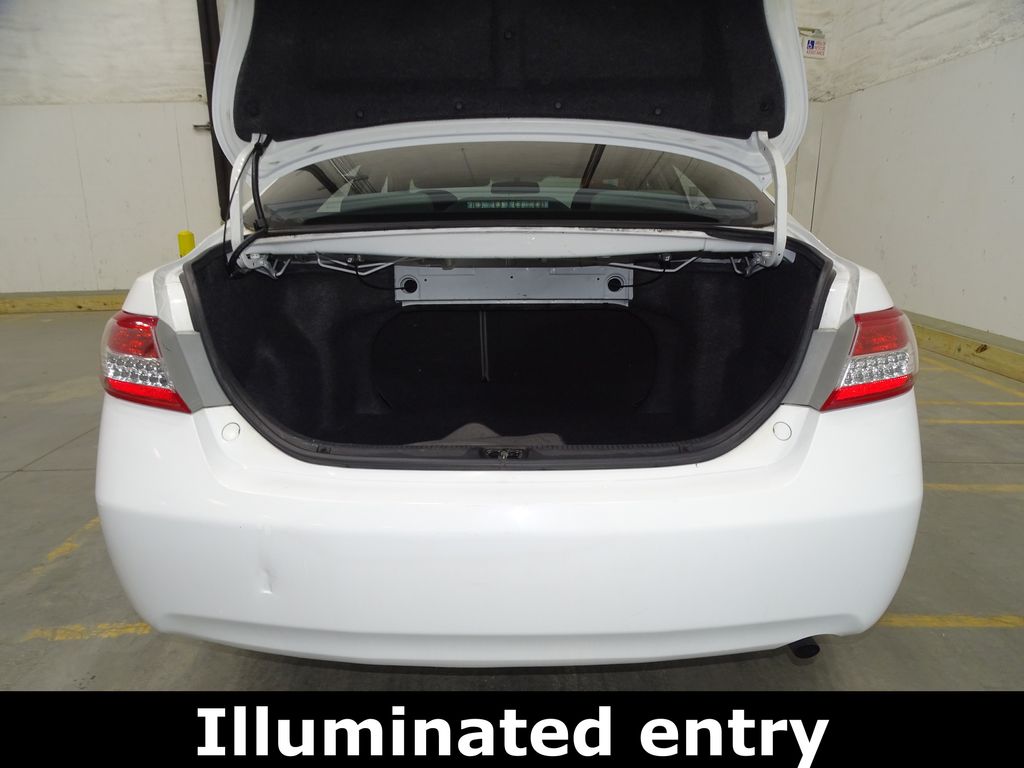 Vehicle image 11 of 30