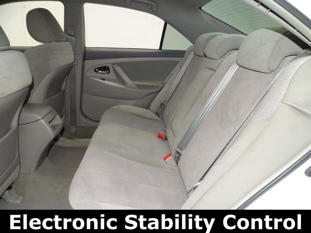 Vehicle image 10 of 30