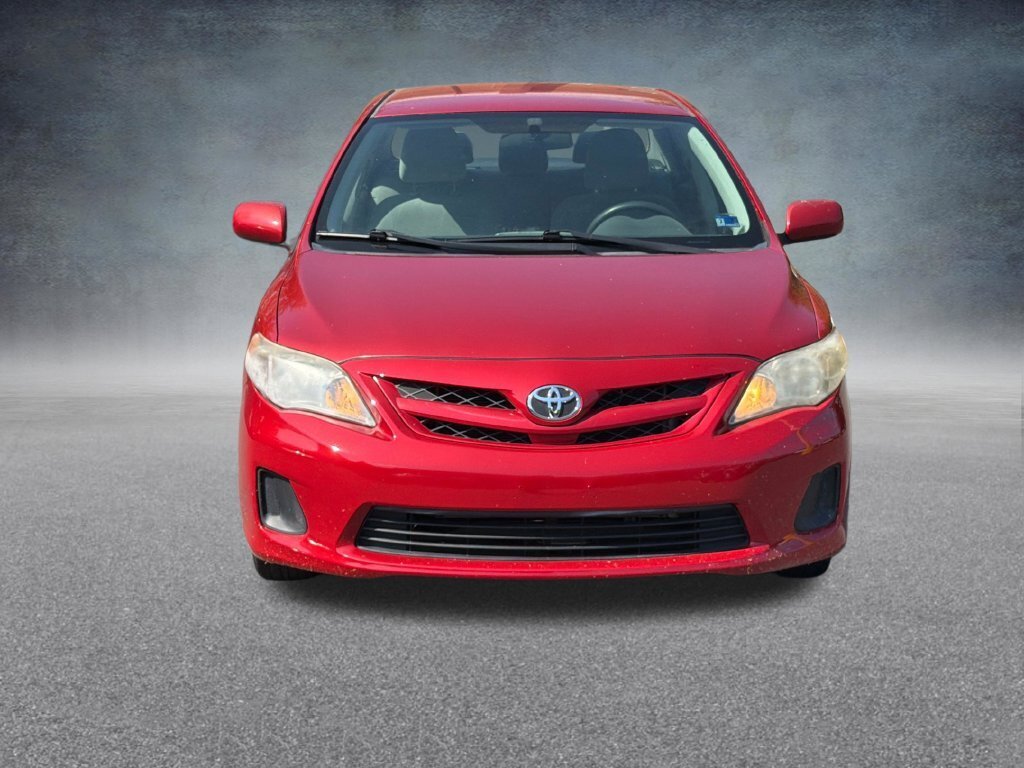 2011 Toyota Corolla LE Image 2 of 40