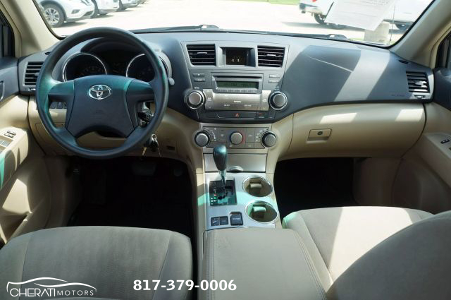 Vehicle image 6 of 26