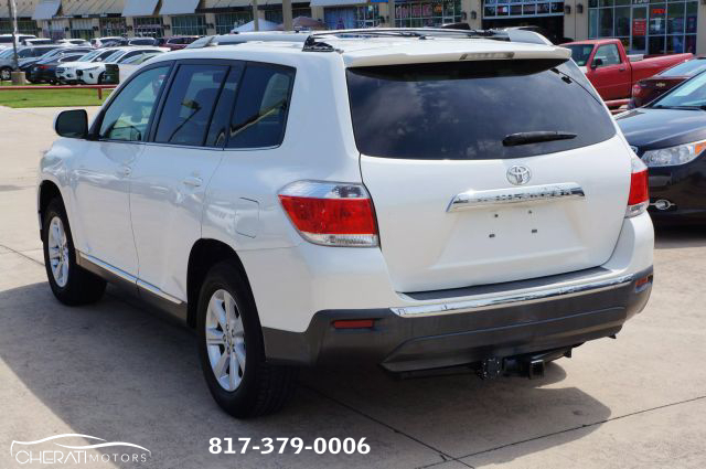 Vehicle image 4 of 26