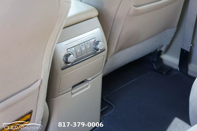 Vehicle image 16 of 26