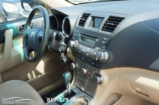 Vehicle image 18 of 26