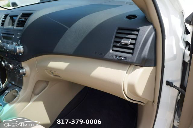 Vehicle image 19 of 26